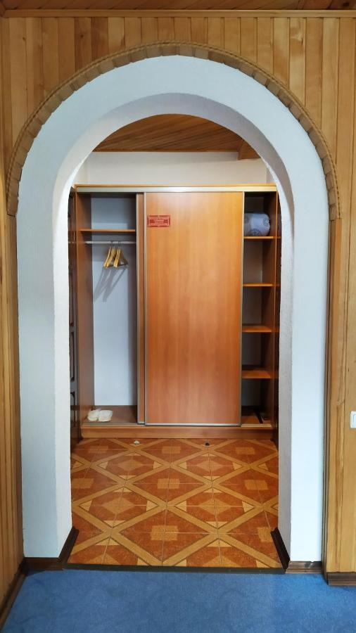 Guest House Shafran Γιαρέμτσε Εξωτερικό φωτογραφία