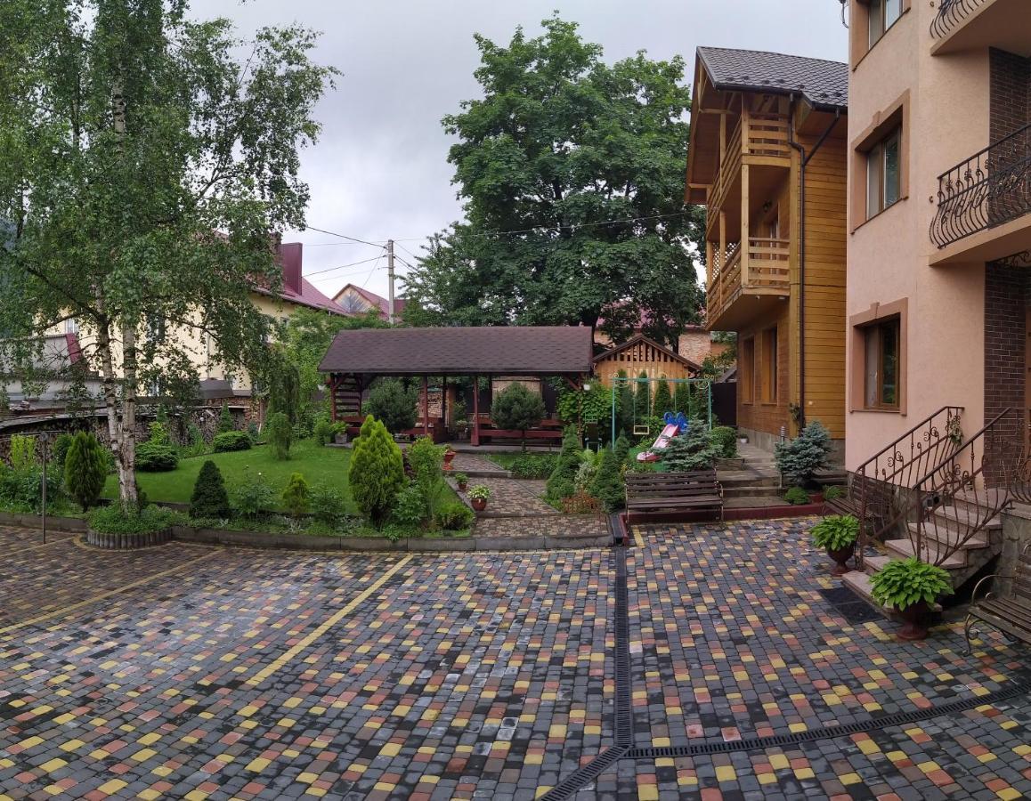 Guest House Shafran Γιαρέμτσε Εξωτερικό φωτογραφία
